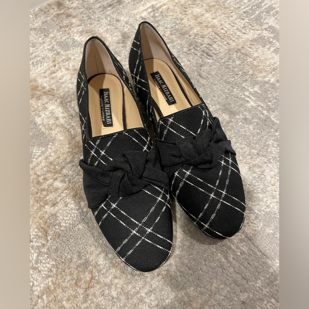 Isaac Mizrahi Season Black and White Bow Slip on Loafers Size 8M Like New! - Picture 1 of 9